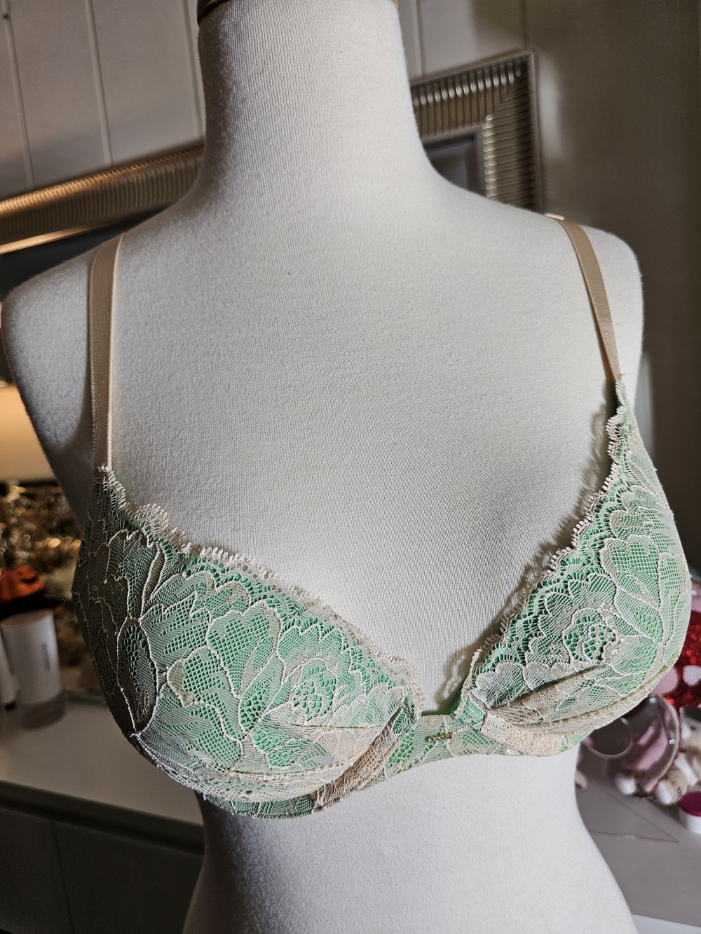 Victoria's Secret Mint & Nude Lace Push-Up Bra
